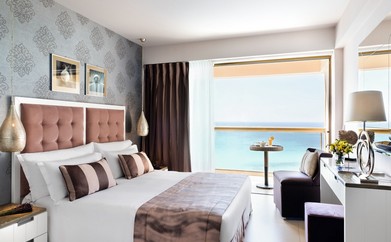 https://ohmydream.club/storage/media/uploads/sani beach/rooms/Family Room/prev/6383add35c1f8.jpg